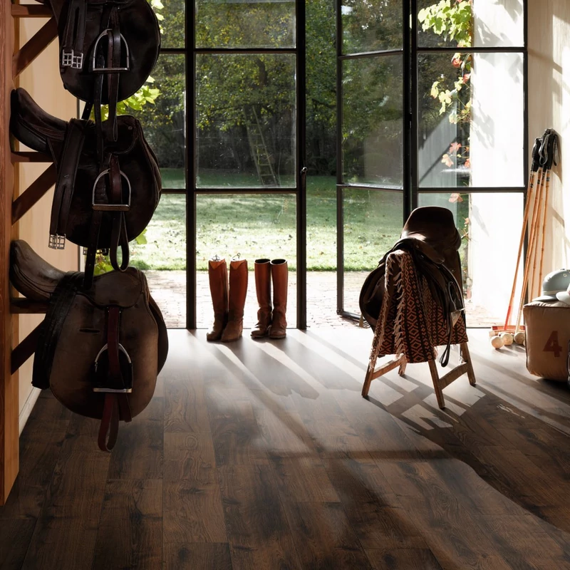 Laminált padló - Countryside Classic 1050 Oak smoked - Csiszolt textúra széles padló